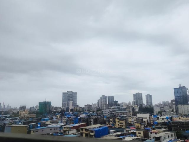 2 BHK Apartment in Bandra East for resale Mumbai. The reference number is 20731738