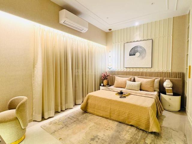 2 BHK Apartment in Bandra East for resale Mumbai. The reference number is 20338165
