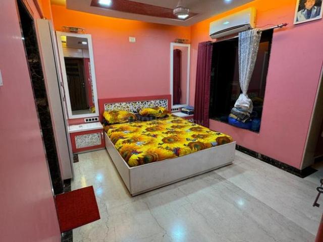 2 BHK Apartment in Bandra West for rent Mumbai. The reference number is 14858670