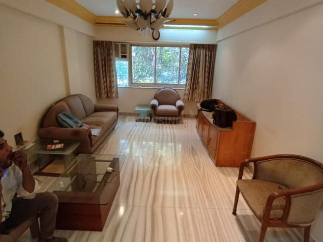 2 BHK Apartment in Bandra West for rent Mumbai. The reference number is 17575890