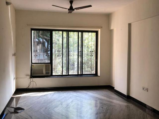 2 BHK Apartment in Bandra West for rent Mumbai. The reference number is 19370786