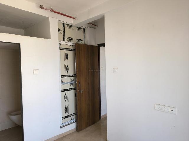 2 BHK Apartment in Bandra West for rent Mumbai. The reference number is 19621186
