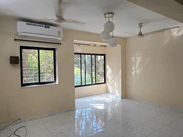 2 BHK Apartment in Bandra West for rent Mumbai. The reference number is 19740531
