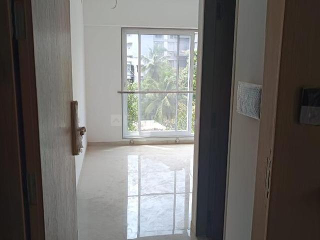 2 BHK Apartment in Bandra West for rent Mumbai. The reference number is 20063040