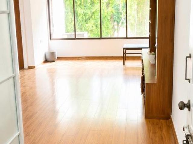 2 BHK Apartment in Bandra West for rent Mumbai. The reference number is 20570743