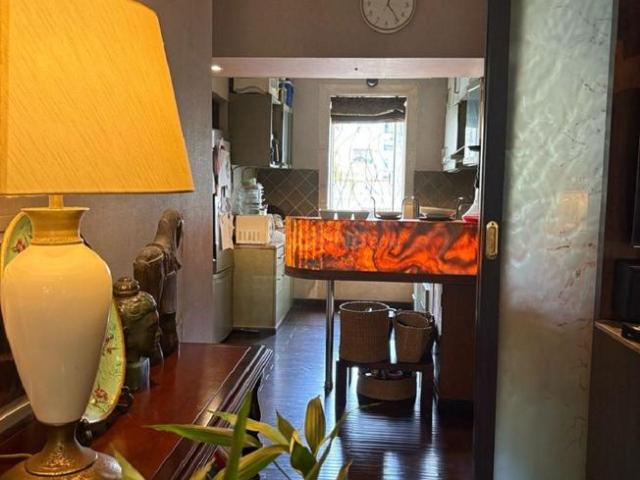 2 BHK Apartment in Bandra West for rent Mumbai. The reference number is 20571209