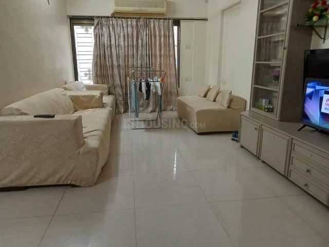 2 BHK Apartment in Bandra West for rent Mumbai. The reference number is 20716220