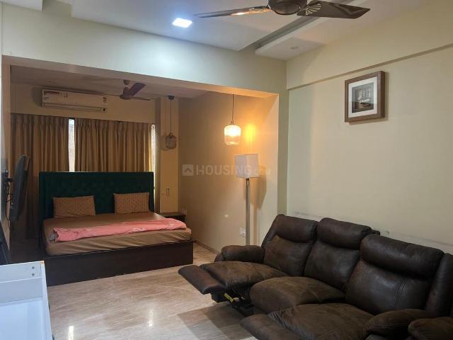 2 BHK Apartment in Bandra West for rent Mumbai. The reference number is 20722079