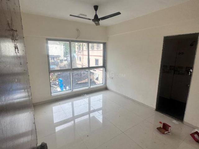 2 BHK Apartment in Bandra West for rent Mumbai. The reference number is 20738792