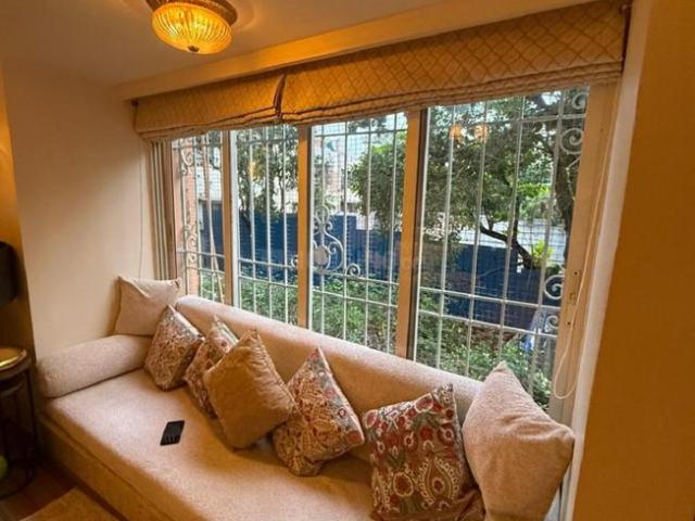 2 BHK Apartment in Bandra West for rent Mumbai. The reference number is 20857181