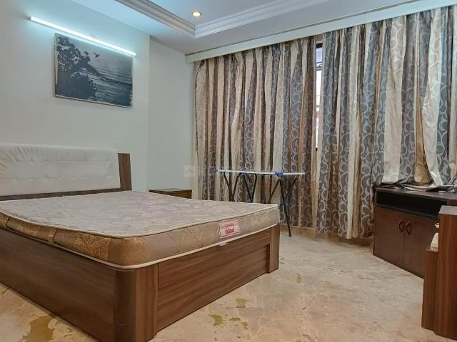 2 BHK Apartment in Bandra West for rent Mumbai. The reference number is 9954255