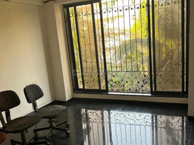 2 BHK Apartment in Bandra West for resale Mumbai. The reference number is 16875357