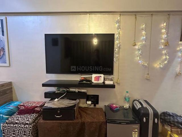2 BHK Apartment in Bandra West for resale Mumbai. The reference number is 17084391