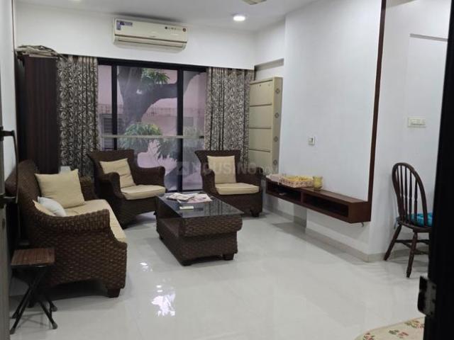 2 BHK Apartment in Bandra West for resale Mumbai. The reference number is 18900099