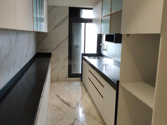 2 BHK Apartment in Bandra West for resale Mumbai. The reference number is 19404549