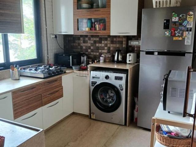 2 BHK Apartment in Bandra West for resale Mumbai. The reference number is 20877407