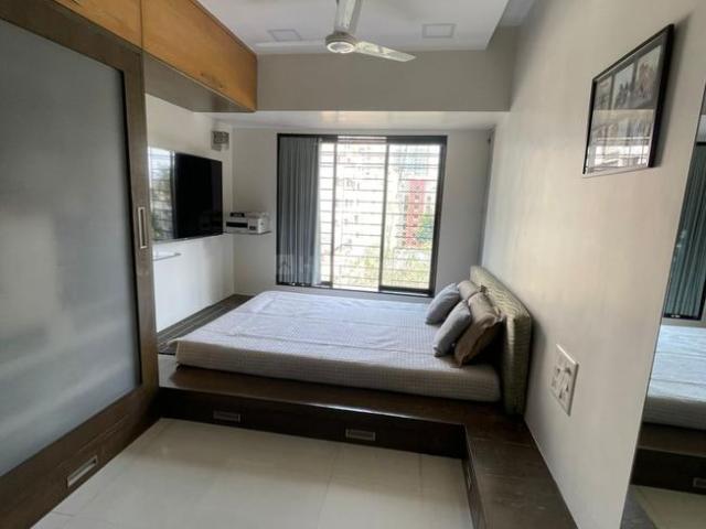 2 BHK Apartment in Bandra West for resale Mumbai. The reference number is 20105807