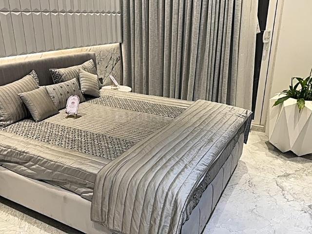 2 BHK Apartment in Bandra West for resale Mumbai. The reference number is 20174596