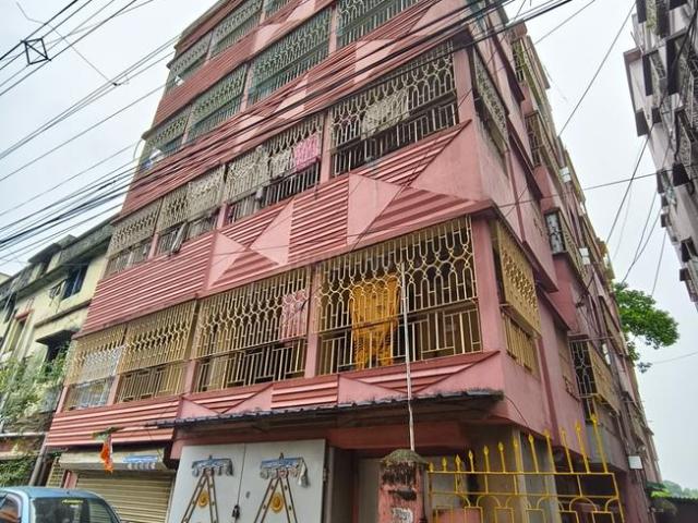 2 BHK Apartment in Baranagar for resale Kolkata. The reference number is 20575146