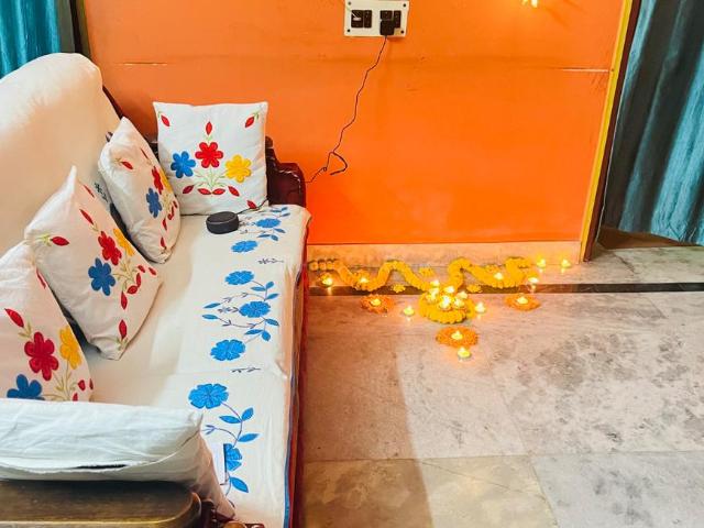 2 BHK Apartment in Behala for rent Kolkata. The reference number is 20661404