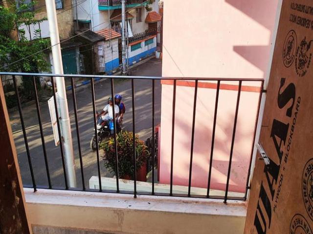 2 BHK Apartment in Behala for resale Kolkata. The reference number is 10272873