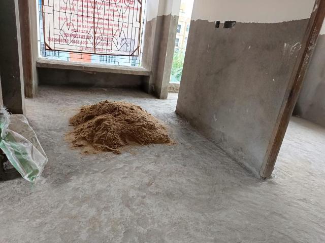 2 BHK Apartment in Behala for resale Kolkata. The reference number is 20649924