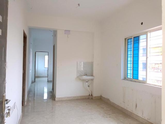 2 BHK Apartment in Behala for resale Kolkata. The reference number is 20812999