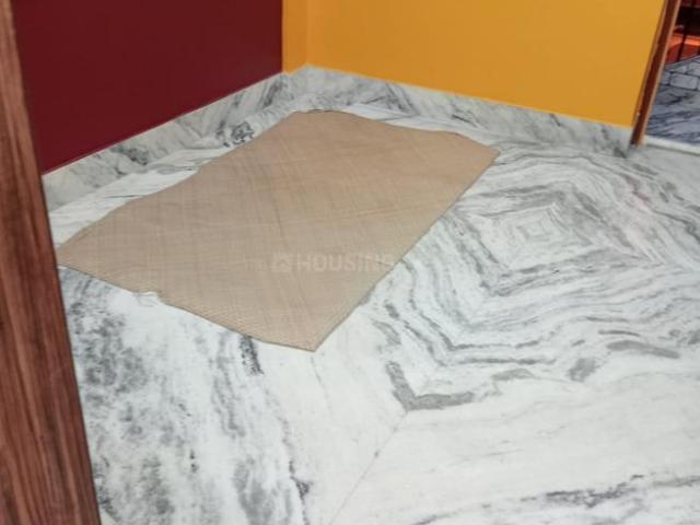 2 BHK Apartment in Beliaghata for rent Kolkata. The reference number is 13819281