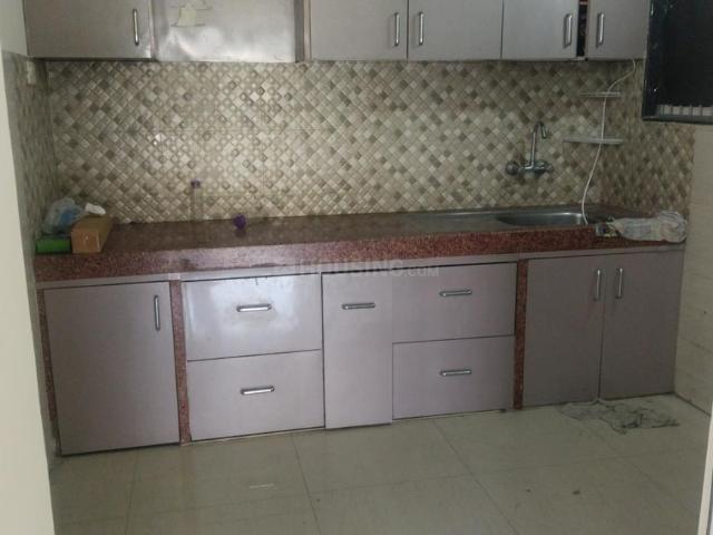 2 BHK Apartment in Bharat Vihar for rent New Delhi. The reference number is 19396792