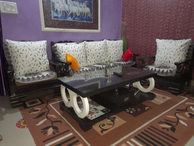 2 BHK Apartment in Govindpuram for resale Ghaziabad. The reference number is 20162703