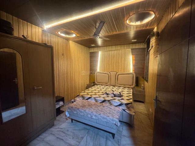 2 BHK Apartment in Govindpuri Extension for rent New Delhi. The reference number is 17855692