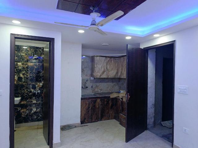 2 BHK Apartment in Govindpuri for rent New Delhi. The reference number is 19321982
