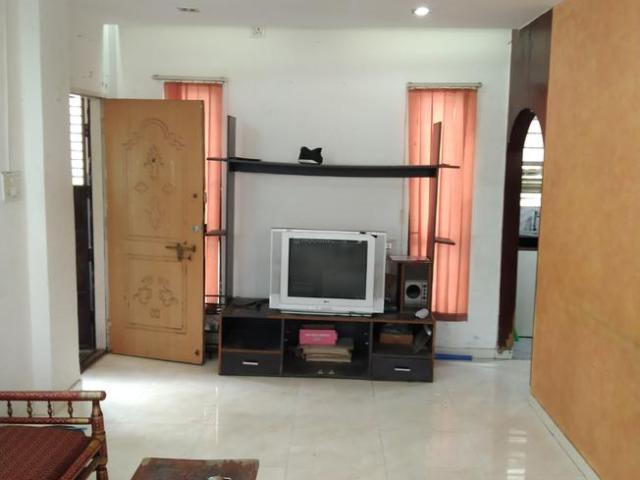 2 BHK Apartment in Gokhalenagar for rent Pune. The reference number is 11056152