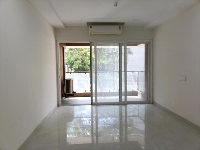 2 BHK Apartment in Goregaon East for rent Mumbai. The reference number is 19980459