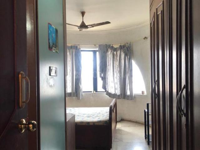 2 BHK Apartment in Goregaon East for rent Mumbai. The reference number is 20047329