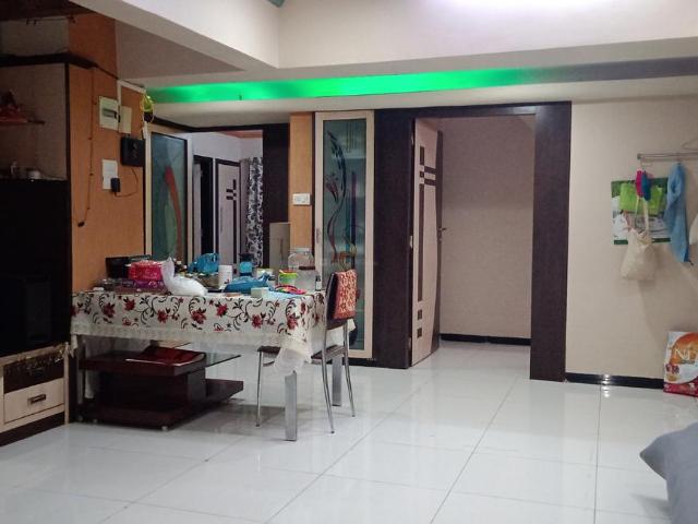 2 BHK Apartment in Goregaon East for resale Mumbai. The reference number is 8304471