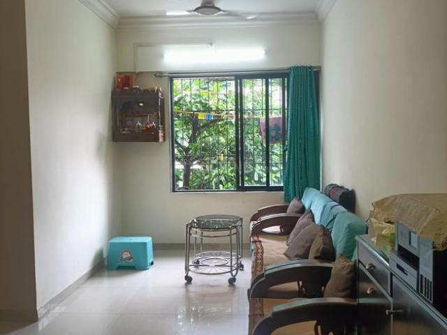 2 BHK Apartment in Goregaon East for resale Mumbai. The reference number is 14922573