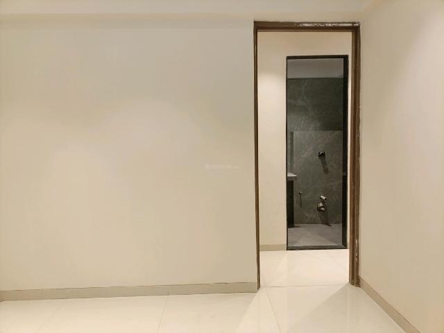 2 BHK Apartment in Goregaon East for resale Mumbai. The reference number is 20129175