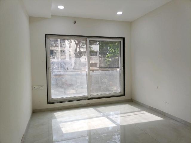 2 BHK Apartment in Goregaon East for resale Mumbai. The reference number is 20269655