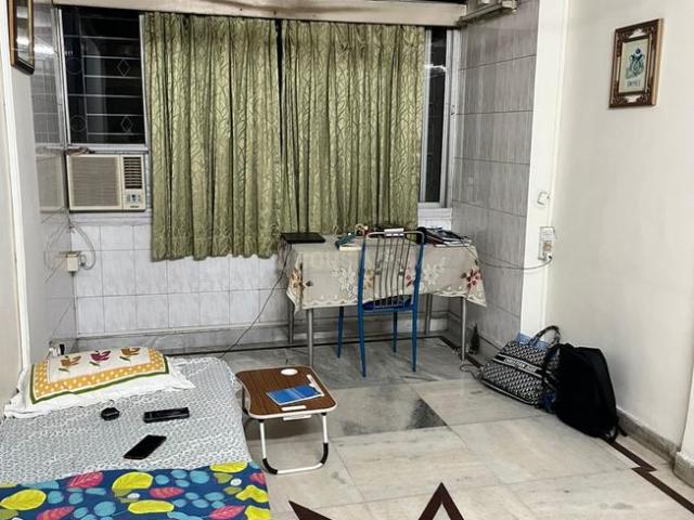 2 BHK Apartment in Goregaon East for resale Mumbai. The reference number is 20421905