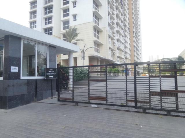2 BHK Apartment in Goregaon East for resale Mumbai. The reference number is 20426831