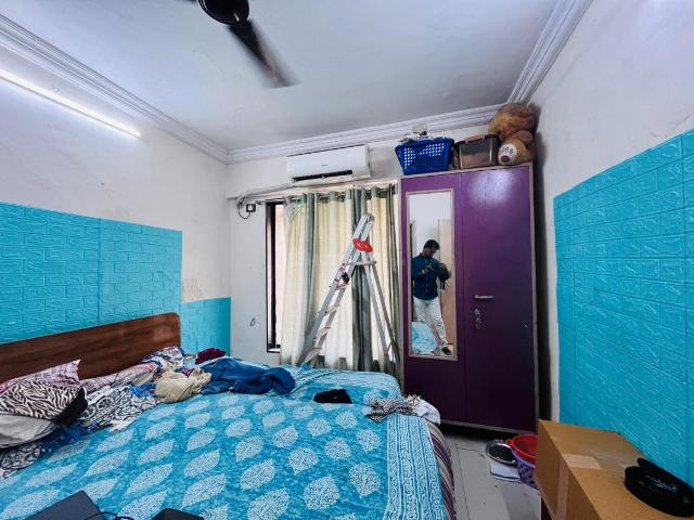 2 BHK Apartment in Goregaon East for resale Mumbai. The reference number is 20568353