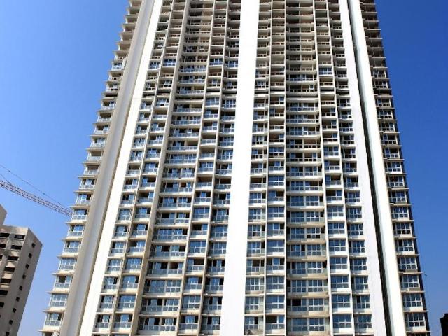 2 BHK Apartment in Goregaon East for resale Mumbai. The reference number is 20530102