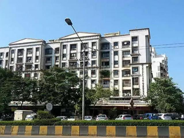 2 BHK Apartment in Goregaon East for resale Mumbai. The reference number is 20811916