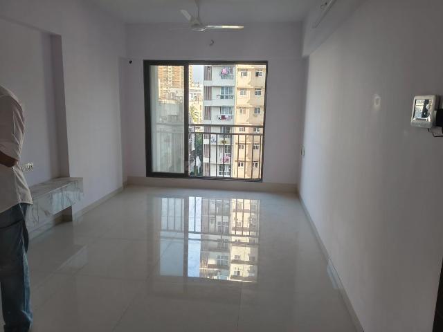 2 BHK Apartment in Goregaon West for rent Mumbai. The reference number is 19556360