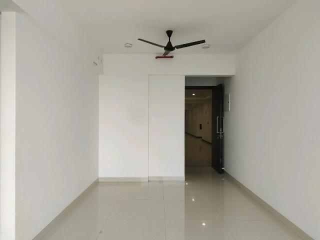 2 BHK Apartment in Goregaon West for rent Mumbai. The reference number is 19370857