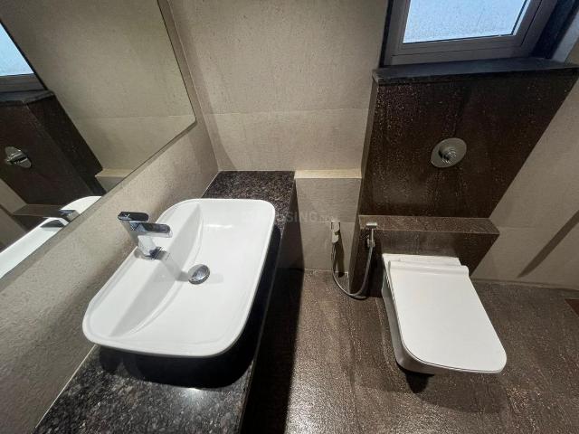 2 BHK Apartment in Goregaon West for rent Mumbai. The reference number is 20117735