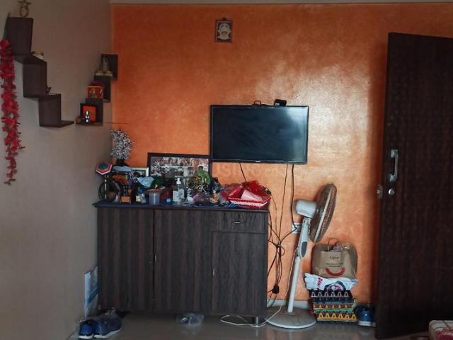 2 BHK Apartment in Goregaon West for resale Mumbai. The reference number is 13733515
