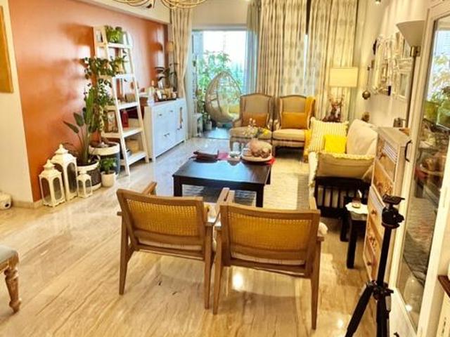 2 BHK Apartment in Goregaon West for resale Mumbai. The reference number is 19986921