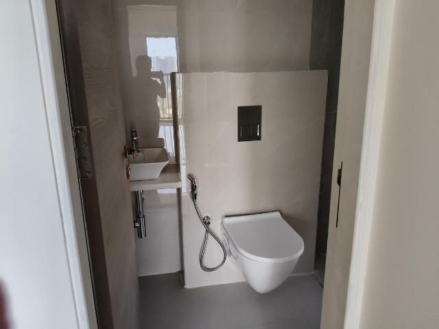 2 BHK Apartment in Goregaon West for resale Mumbai. The reference number is 20193390